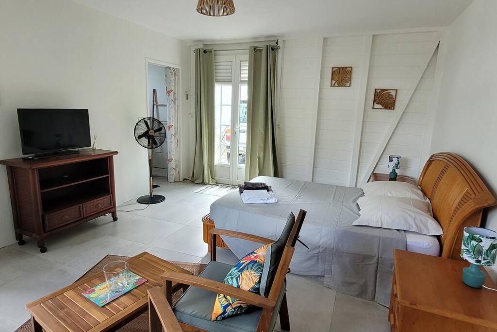Ti-Hibiscus Bungalow T1 Clim-Wifi 30M2 2 Pers Grande Savane Extérieur photo