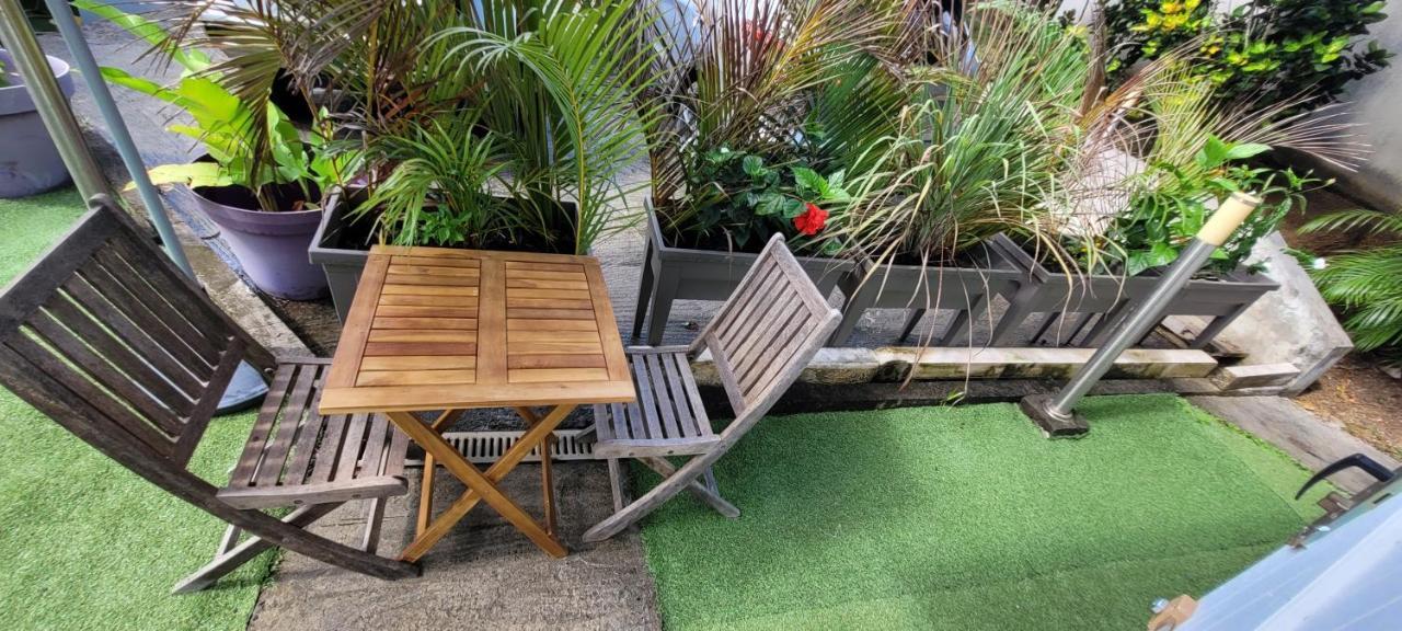 Ti-Hibiscus Bungalow T1 Clim-Wifi 30M2 2 Pers Grande Savane Extérieur photo