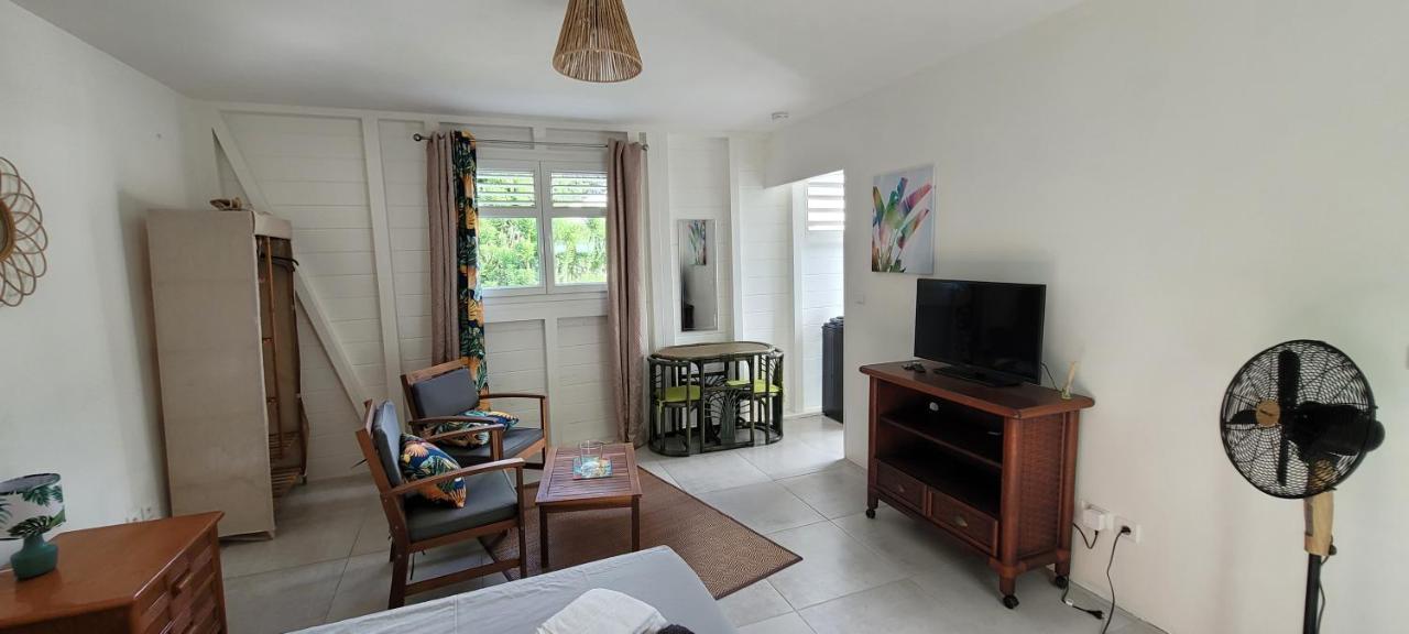Ti-Hibiscus Bungalow T1 Clim-Wifi 30M2 2 Pers Grande Savane Extérieur photo